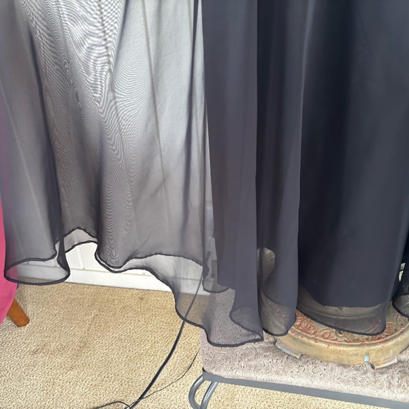 Elegant Black Layered Maxi Skirt - Picture 3 of 11